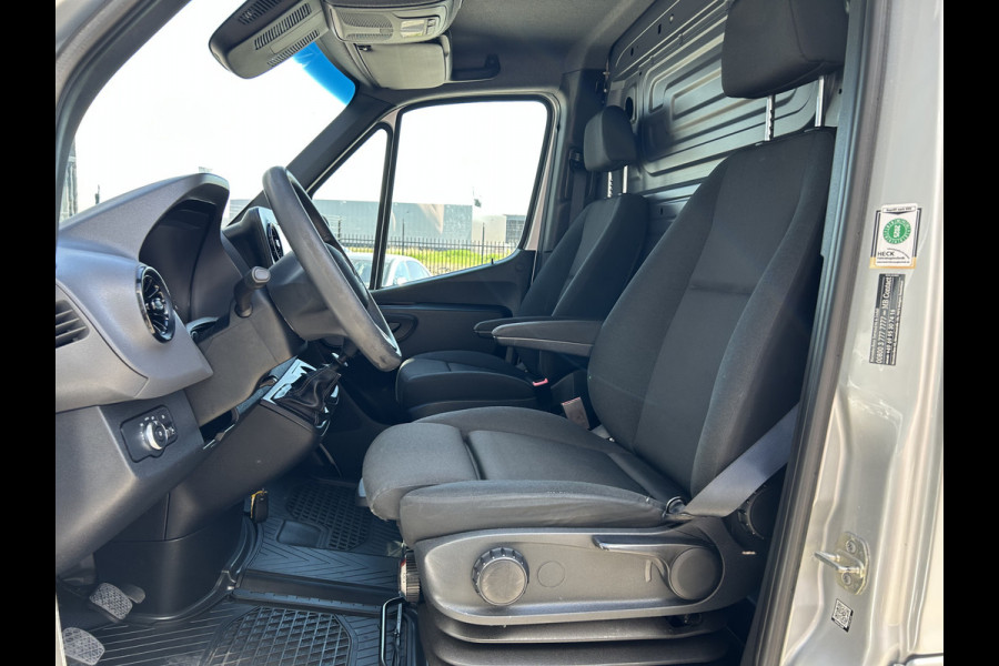Mercedes-Benz Sprinter 315 CDI L2 H1 RWD / Trekhaak / MBUX / Camera / Carplay navigatie / Airco / 270 Graden achterdeuren