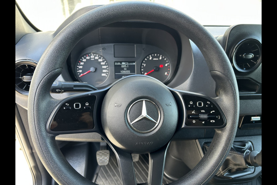 Mercedes-Benz Sprinter 315 CDI L2 H1 RWD / Trekhaak / MBUX / Camera / Carplay navigatie / Airco / 270 Graden achterdeuren