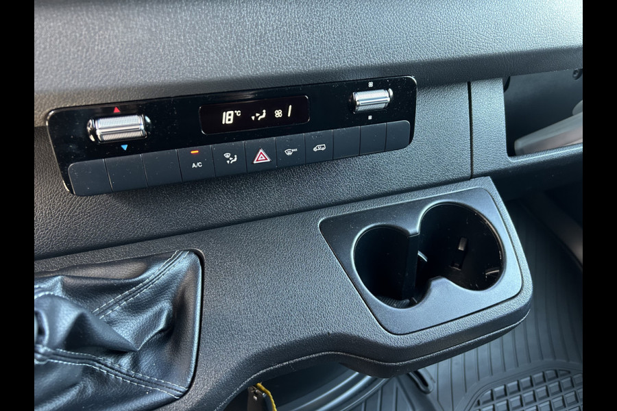 Mercedes-Benz Sprinter 315 CDI L2 H1 RWD / Trekhaak / MBUX / Camera / Carplay navigatie / Airco / 270 Graden achterdeuren