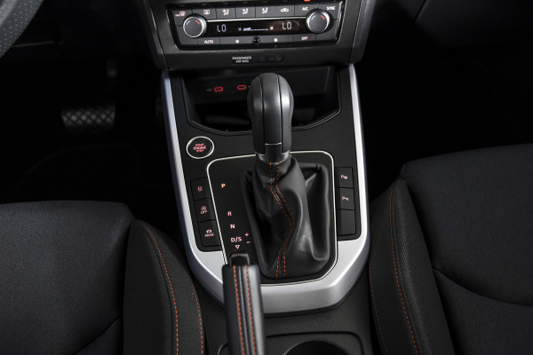 Seat Arona 1.0 TSI 110 PK FR Business Connect - Automaat | Dig.Cockpit | Adapt.Cruise | Camera + PDC | NAV + App.Connect | Auto.Airco | LM 17" | 2914