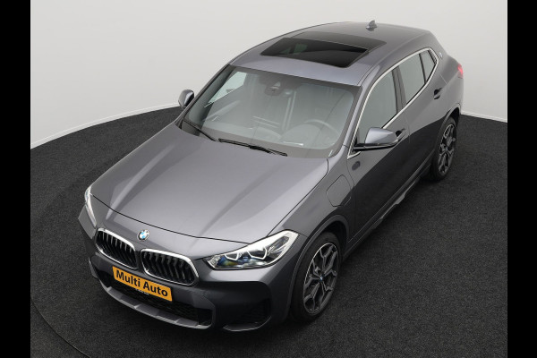 BMW X2 xDrive25e M sport X Plug in Hybrid | PHEV | Panodak | Adaptive Cruise | Head-up Display | Harman/Kardon | Sportstoelen Memory | Stoel & Stuurwiel verwarming | LED | 19'' L.M. |