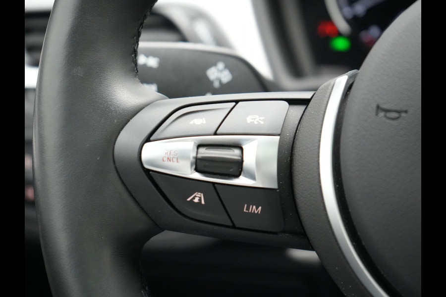 BMW X2 xDrive25e M sport X Plug in Hybrid | PHEV | Panodak | Adaptive Cruise | Head-up Display | Harman/Kardon | Sportstoelen Memory | Stoel & Stuurwiel verwarming | LED | 19'' L.M. |