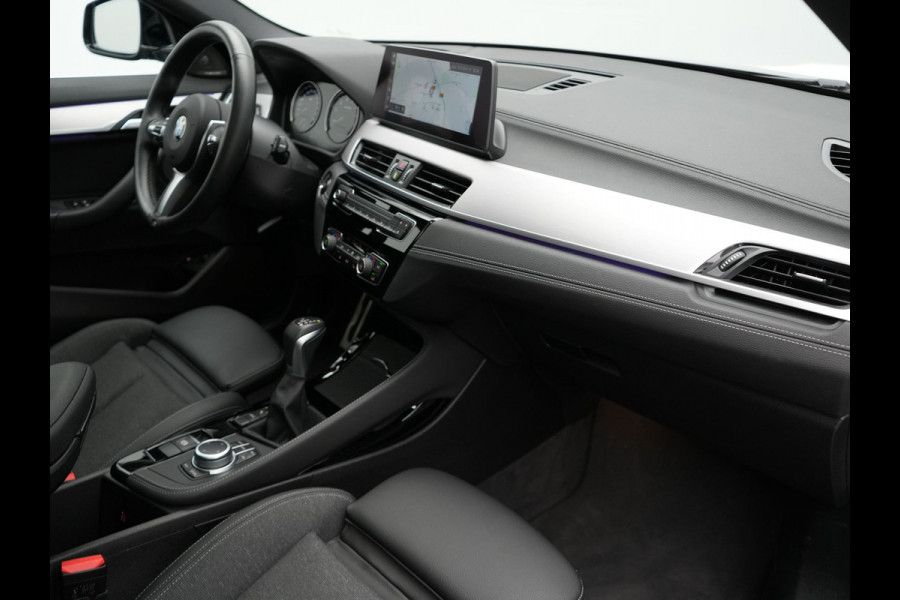 BMW X2 xDrive25e M sport X Plug in Hybrid | PHEV | Panodak | Adaptive Cruise | Head-up Display | Harman/Kardon | Sportstoelen Memory | Stoel & Stuurwiel verwarming | LED | 19'' L.M. |