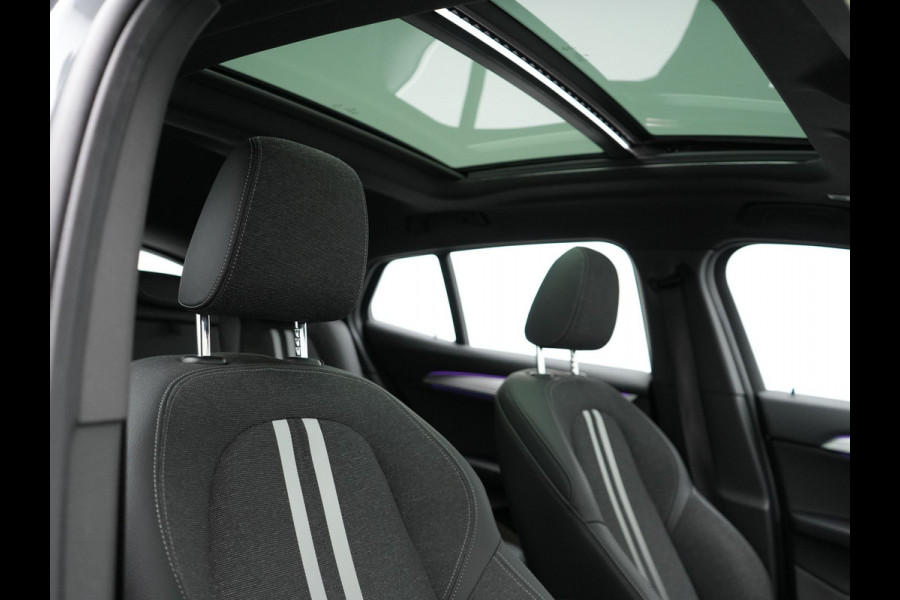 BMW X2 xDrive25e M sport X Plug in Hybrid | PHEV | Panodak | Adaptive Cruise | Head-up Display | Harman/Kardon | Sportstoelen Memory | Stoel & Stuurwiel verwarming | LED | 19'' L.M. |