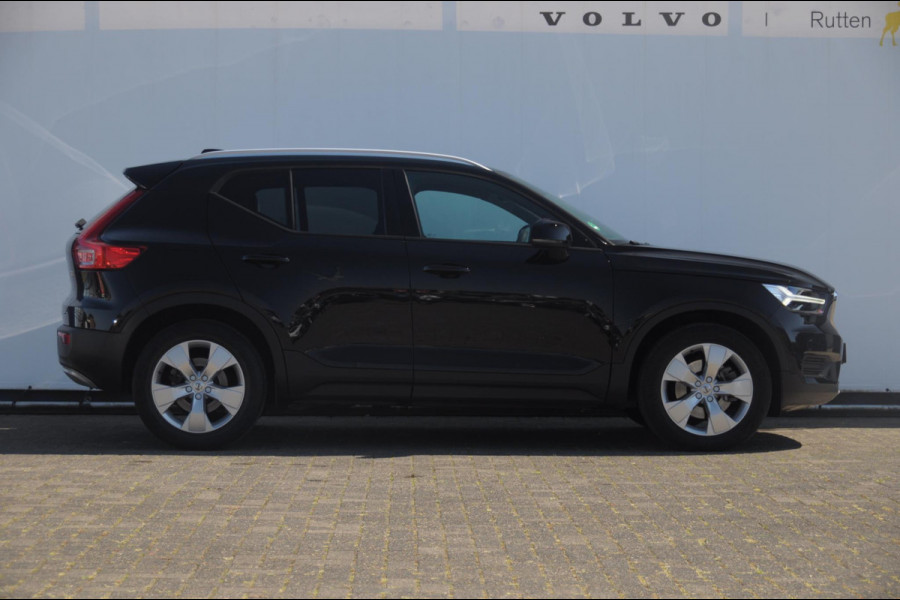 Volvo XC40 T4 190PK Automaat Momentum Pro Navigatie / Parkeersensoren Voor & achter / Parkeercamera achter / Semi Elek. wegklapbare trekhaak / Climate Control /  Getinte ramen vanaf de B-Stijl / Premium Audi Harman Kardon