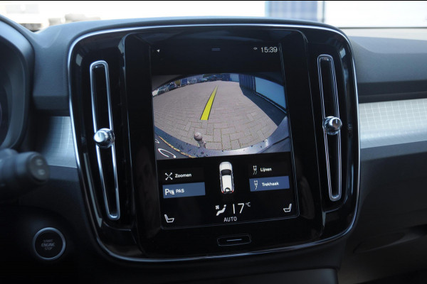 Volvo XC40 T4 190PK Automaat Momentum Pro Navigatie / Parkeersensoren Voor & achter / Parkeercamera achter / Semi Elek. wegklapbare trekhaak / Climate Control /  Getinte ramen vanaf de B-Stijl / Premium Audi Harman Kardon