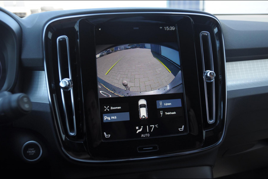 Volvo XC40 T4 190PK Automaat Momentum Pro Navigatie / Parkeersensoren Voor & achter / Parkeercamera achter / Semi Elek. wegklapbare trekhaak / Climate Control /  Getinte ramen vanaf de B-Stijl / Premium Audi Harman Kardon