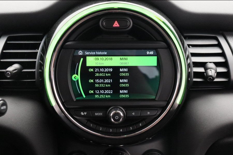MINI Mini 1.5 Cooper Automaat Carplay Navigatie Camera Climate-control Cruise * Origineel Nederlands *