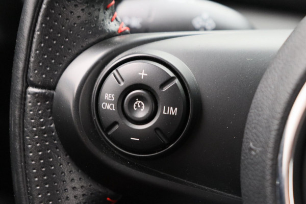 MINI Mini 1.5 Cooper Automaat Carplay Navigatie Camera Climate-control Cruise * Origineel Nederlands *