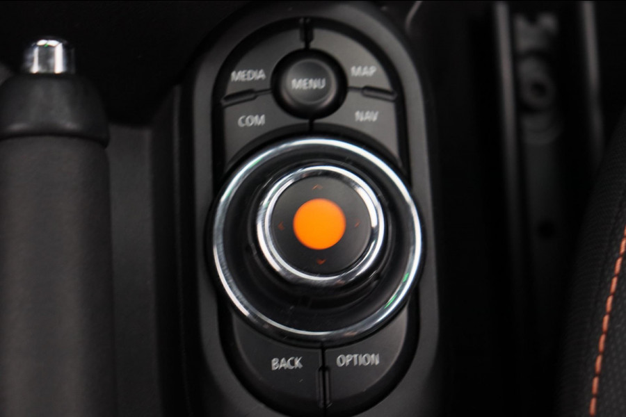 MINI Mini 1.5 Cooper Automaat Carplay Navigatie Camera Climate-control Cruise * Origineel Nederlands *