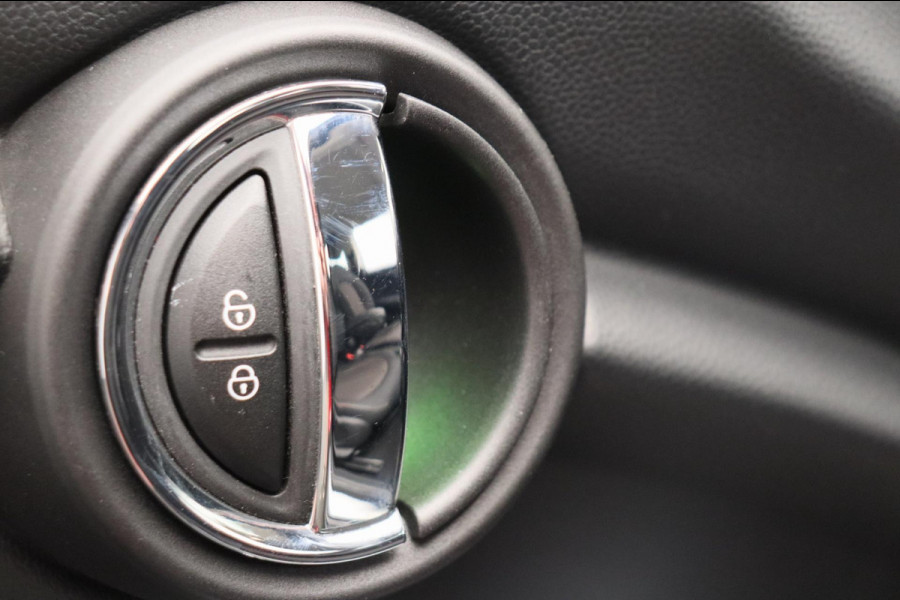 MINI Mini 1.5 Cooper Automaat Carplay Navigatie Camera Climate-control Cruise * Origineel Nederlands *