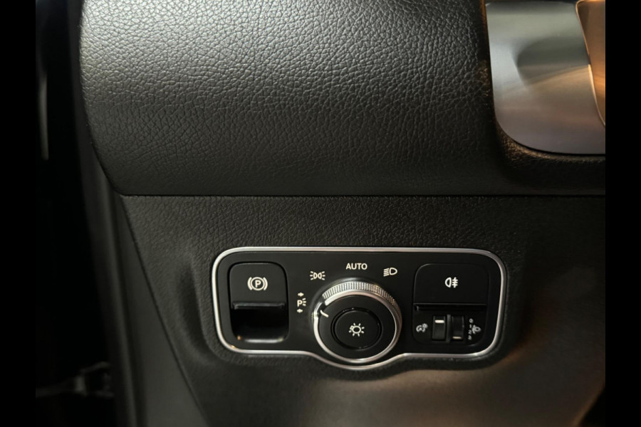 Mercedes-Benz Glb 200 Garantie Trekhaak Pano Leder CarPlay StoelVW PDC Parkeerhulp Sportstand Cruise Navi Clima LED DAB Rijklaar