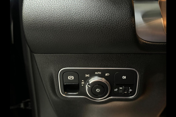 Mercedes-Benz Glb 200 Garantie Trekhaak Pano Leder CarPlay StoelVW PDC Parkeerhulp Sportstand Cruise Navi Clima LED DAB Rijklaar