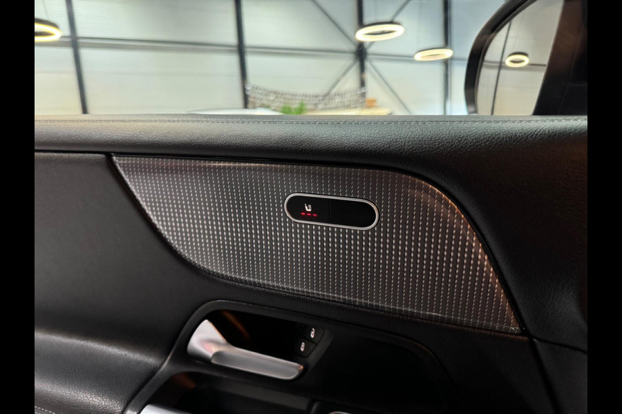 Mercedes-Benz Glb 200 Garantie Trekhaak Pano Leder CarPlay StoelVW PDC Parkeerhulp Sportstand Cruise Navi Clima LED DAB Rijklaar
