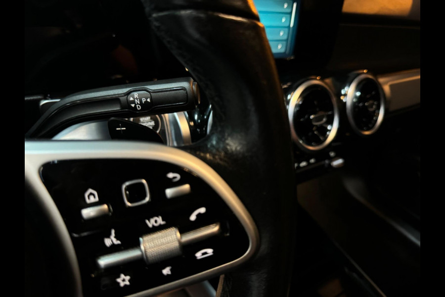Mercedes-Benz Glb 200 Garantie Trekhaak Pano Leder CarPlay StoelVW PDC Parkeerhulp Sportstand Cruise Navi Clima LED DAB Rijklaar