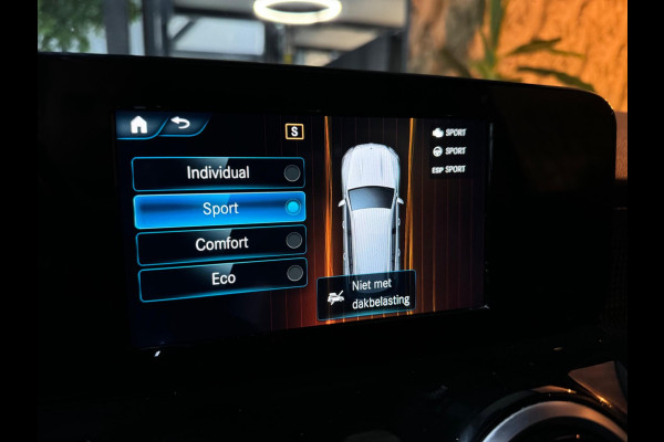 Mercedes-Benz Glb 200 Garantie Trekhaak Pano Leder CarPlay StoelVW PDC Parkeerhulp Sportstand Cruise Navi Clima LED DAB Rijklaar