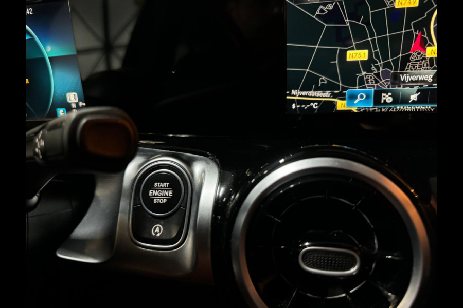 Mercedes-Benz Glb 200 Garantie Trekhaak Pano Leder CarPlay StoelVW PDC Parkeerhulp Sportstand Cruise Navi Clima LED DAB Rijklaar