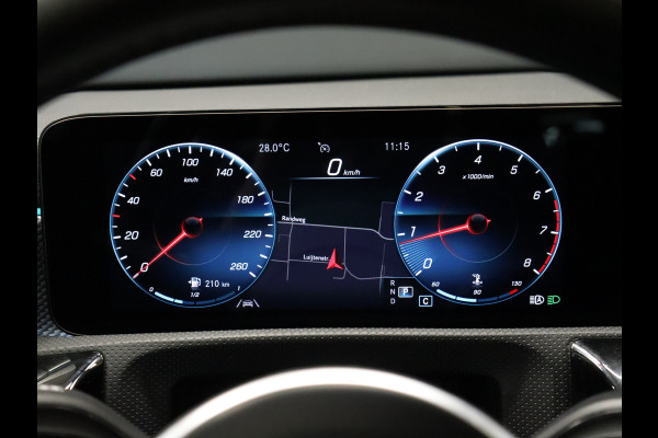 Mercedes-Benz CLA-Klasse Shooting Brake 200 Business Solution Luxury [CARPLAY, CRUISE CONTROL,SCHUIFKANTELDAK,  SFEERVERLICHTING, DIGITAL DASH, TREKHAAK, MEMORY SEATS, STOELVERWARMING, CAMERA + PDC, MERCEDES-BENZ KOPLAMPEN, VOL LEDER, NAVIGATIE, NIEUWSTAAT]