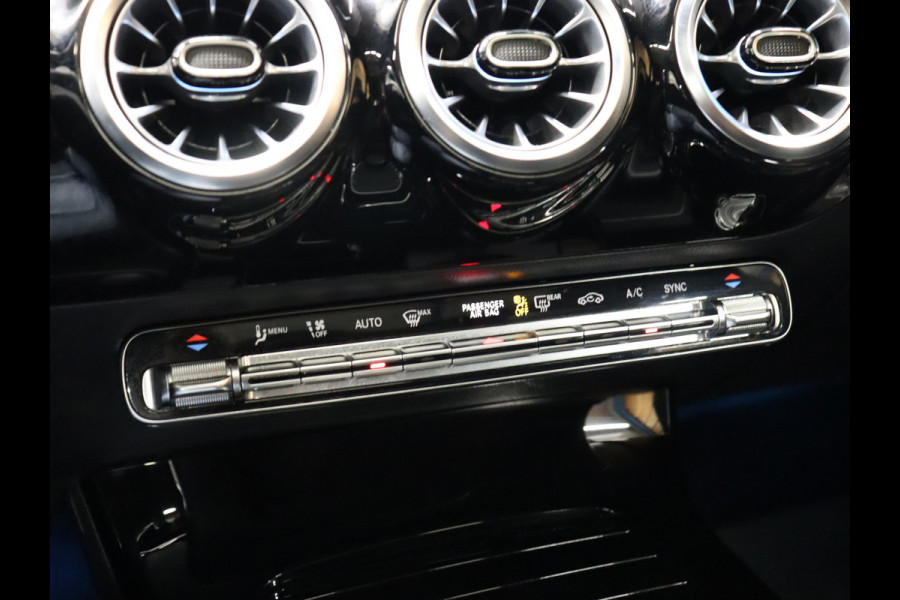 Mercedes-Benz CLA-Klasse Shooting Brake 200 Business Solution Luxury [CARPLAY, CRUISE CONTROL,SCHUIFKANTELDAK,  SFEERVERLICHTING, DIGITAL DASH, TREKHAAK, MEMORY SEATS, STOELVERWARMING, CAMERA + PDC, MERCEDES-BENZ KOPLAMPEN, VOL LEDER, NAVIGATIE, NIEUWSTAAT]