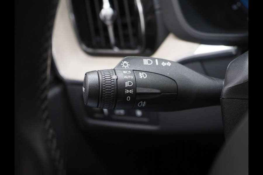 Volvo XC60 2.0 T8 Plug-in hybrid AWD Inscription | Panoramadak | Pilot Assist | Harman/Kardon | 360 | Head Up | Trekhaak