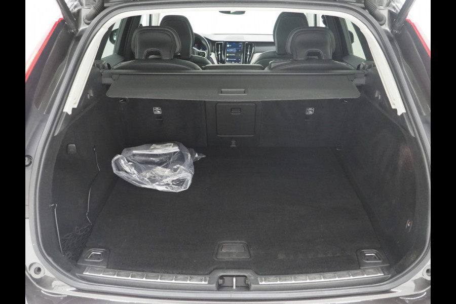 Volvo XC60 2.0 T8 Plug-in hybrid AWD Inscription | Panoramadak | Pilot Assist | Harman/Kardon | 360 | Head Up | Trekhaak