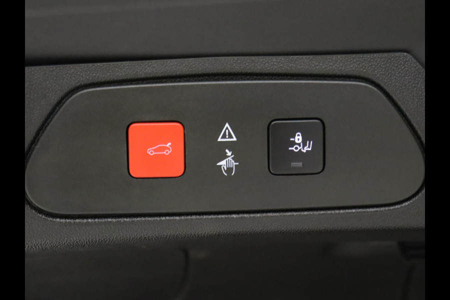 Opel Grandland X 1.2 Turbo Business Executive [PANORAMADAK, TREKHAAK, CRUISE CONTROL, CARPLAY, SENSOREN V+A, DENON AUDIO, CLIMATE CONTROL, ELEKTRISCHE ACHTERKLEP, NAVIGATIE, NIEUWSTAAT]
