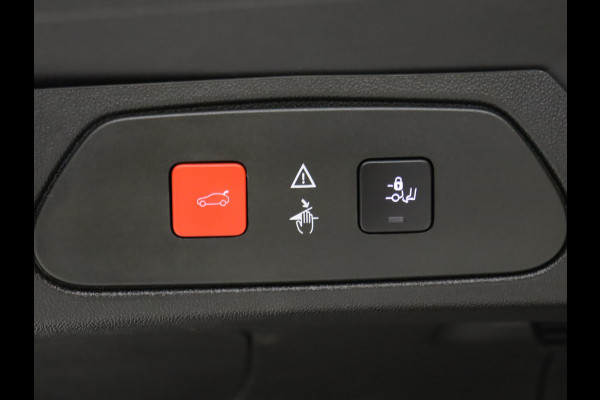Opel Grandland X 1.2 Turbo Business Executive [PANORAMADAK, TREKHAAK, CRUISE CONTROL, CARPLAY, SENSOREN V+A, DENON AUDIO, CLIMATE CONTROL, ELEKTRISCHE ACHTERKLEP, NAVIGATIE, NIEUWSTAAT]