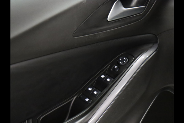 Opel Grandland X 1.2 Turbo Business Executive [PANORAMADAK, TREKHAAK, CRUISE CONTROL, CARPLAY, SENSOREN V+A, DENON AUDIO, CLIMATE CONTROL, ELEKTRISCHE ACHTERKLEP, NAVIGATIE, NIEUWSTAAT]