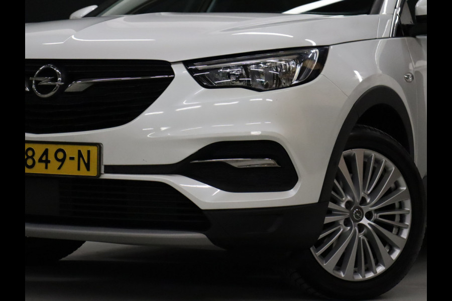 Opel Grandland X 1.2 Turbo Business Executive [PANORAMADAK, TREKHAAK, CRUISE CONTROL, CARPLAY, SENSOREN V+A, DENON AUDIO, CLIMATE CONTROL, ELEKTRISCHE ACHTERKLEP, NAVIGATIE, NIEUWSTAAT]