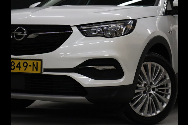 Opel Grandland X 1.2 Turbo Business Executive [PANORAMADAK, TREKHAAK, CRUISE CONTROL, CARPLAY, SENSOREN V+A, DENON AUDIO, CLIMATE CONTROL, ELEKTRISCHE ACHTERKLEP, NAVIGATIE, NIEUWSTAAT]