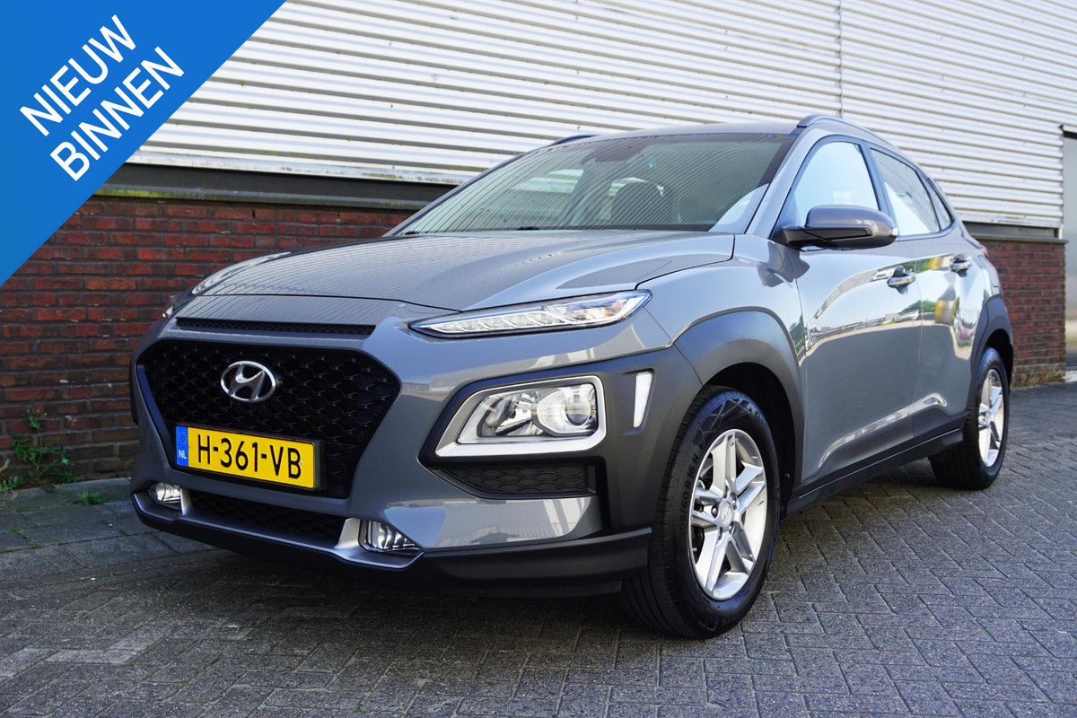 Hyundai Kona 1.0 T-GDI 120PK/Navigatie/LED/ECC/Cruisecontrol/ Rijklaarprijs Incl. Garantie. Hyundai Kona 1.0 T-GDI 120PK/Navigatie/LED/ECC/Cruisecontrol/ Rijklaarprijs Incl. Garantie.