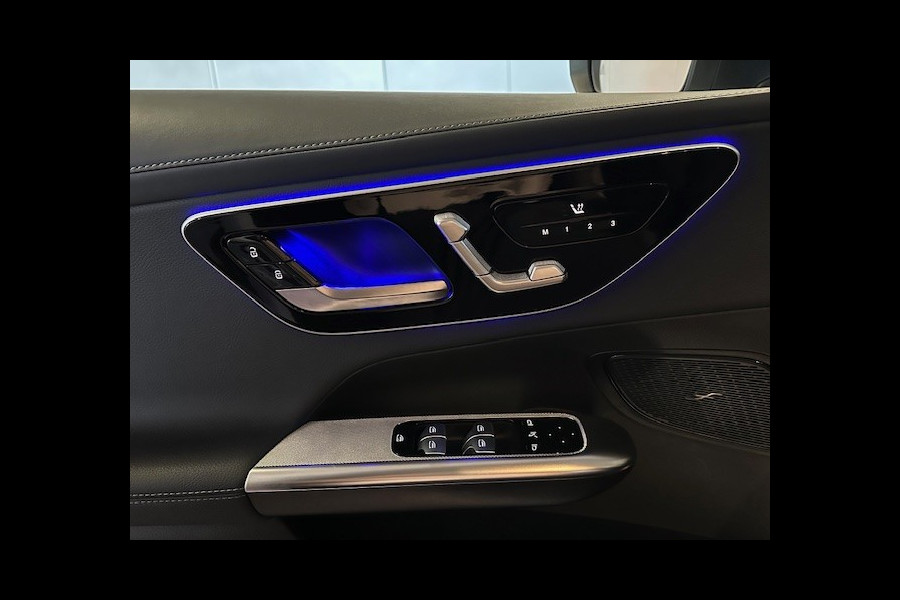 Mercedes-Benz GLC 300e 4 Matic AMG STYLING-PANORAMADAK-MEMORY-TREKHAAK-CAMERA-ZEER COMPLEET