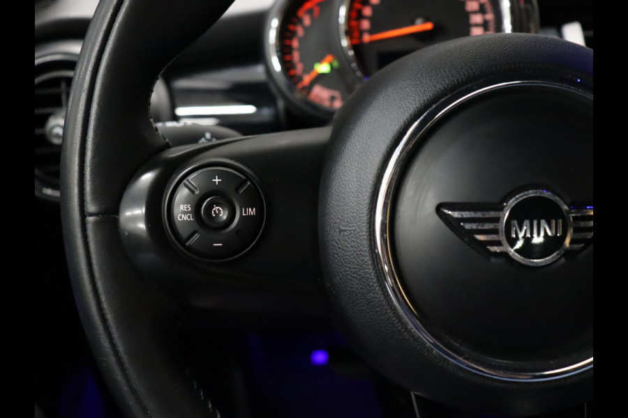 MINI Mini 1.5 Cooper Chili [CRUISE CONTROL, SFEERVERLICHTING, PDC V+A BLUETOOH, STOELVERWARMING, CLIMATE CONTROL, UNION JACK ACHERLAMPEN, VOL LEDER, NAVIGATIE, NIEUWSTAAT]