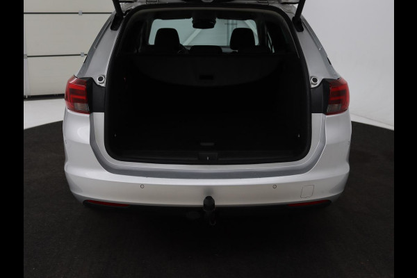 Opel Astra Sports Tourer 1.4 Innovation | Trekhaak | Apple Carplay | Achteruitrijcamera | Cruise Control | Navigatie | Dodehoek Detectie | DAB | LMV