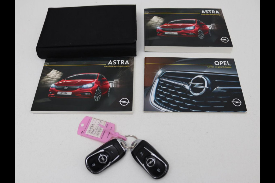 Opel Astra Sports Tourer 1.4 Innovation | Trekhaak | Apple Carplay | Achteruitrijcamera | Cruise Control | Navigatie | Dodehoek Detectie | DAB | LMV