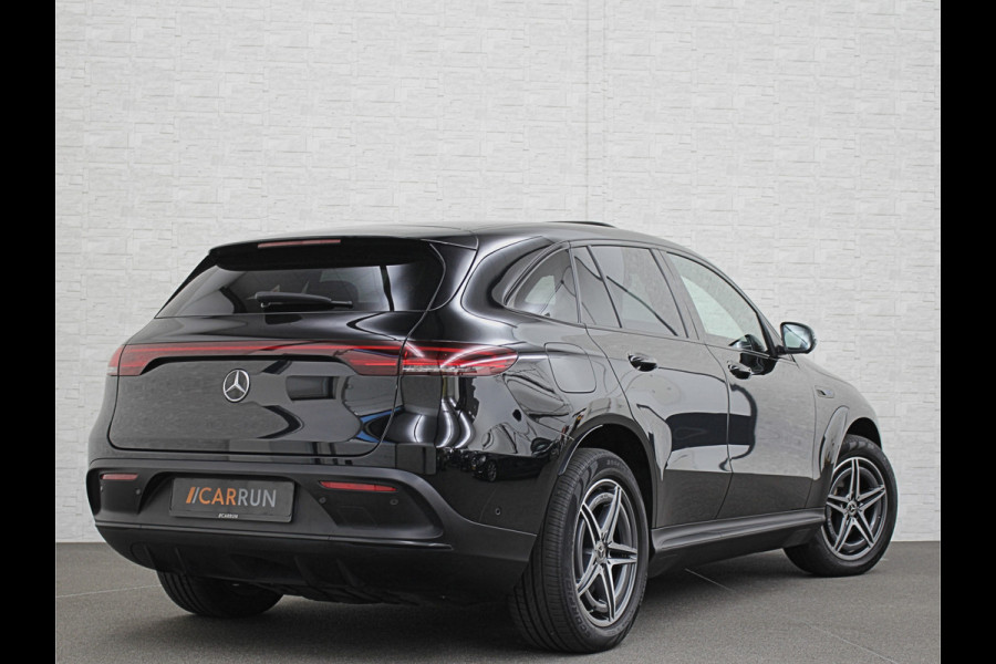 Mercedes-Benz EQC 400 4MATIC AMG-Line 80 kWh | 360 Camera | Distronic + | Schuifdak | Burmester | Keyless-Go | Trekhaak | Memory | Carbon | Zwarte Sierlijsten | Sfeerverlichting | Carplay | Getint Glas | Widescreen | LED | 19'' |