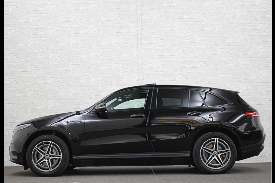 Mercedes-Benz EQC 400 4MATIC AMG-Line 80 kWh | 360 Camera | Distronic + | Schuifdak | Burmester | Keyless-Go | Trekhaak | Memory | Carbon | Zwarte Sierlijsten | Sfeerverlichting | Carplay | Getint Glas | Widescreen | LED | 19'' |