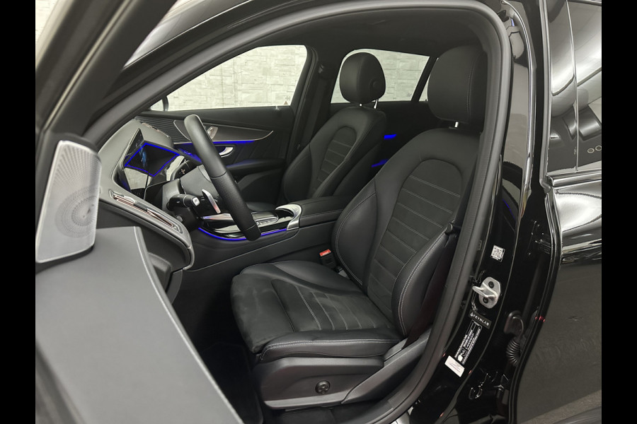 Mercedes-Benz EQC 400 4MATIC AMG-Line 80 kWh | 360 Camera | Distronic + | Schuifdak | Burmester | Keyless-Go | Trekhaak | Memory | Carbon | Zwarte Sierlijsten | Sfeerverlichting | Carplay | Getint Glas | Widescreen | LED | 19'' |