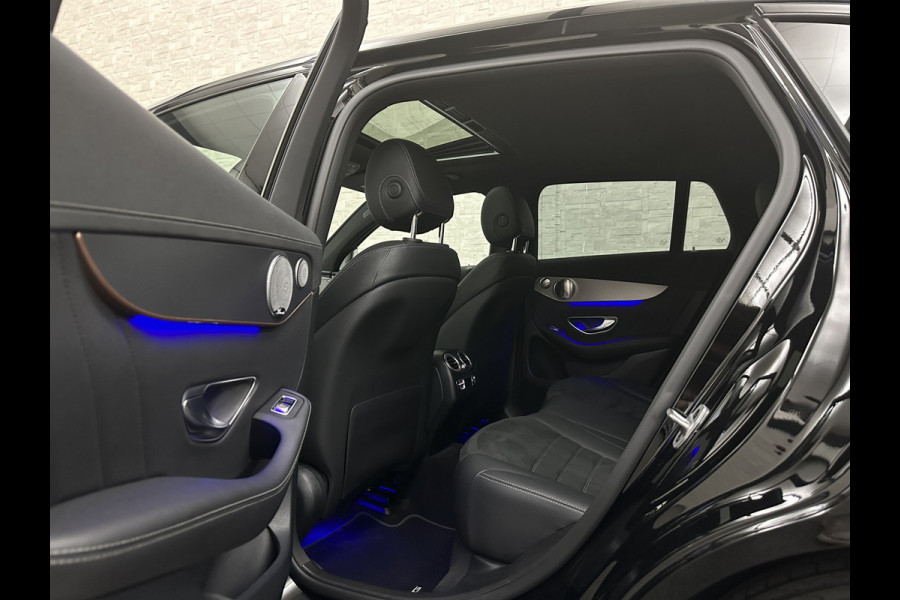 Mercedes-Benz EQC 400 4MATIC AMG-Line 80 kWh | 360 Camera | Distronic + | Schuifdak | Burmester | Keyless-Go | Trekhaak | Memory | Carbon | Zwarte Sierlijsten | Sfeerverlichting | Carplay | Getint Glas | Widescreen | LED | 19'' |