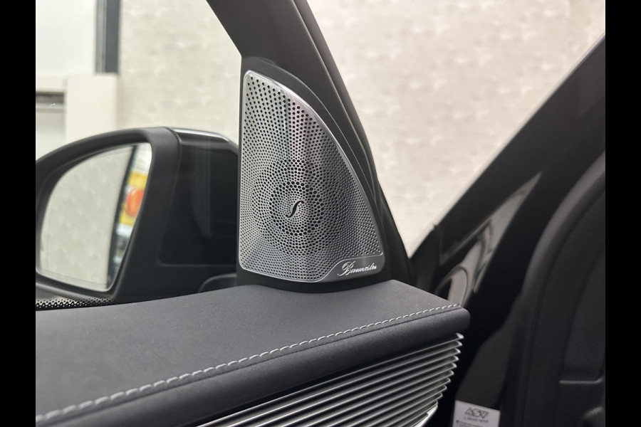 Mercedes-Benz EQC 400 4MATIC AMG-Line 80 kWh | 360 Camera | Distronic + | Schuifdak | Burmester | Keyless-Go | Trekhaak | Memory | Carbon | Zwarte Sierlijsten | Sfeerverlichting | Carplay | Getint Glas | Widescreen | LED | 19'' |