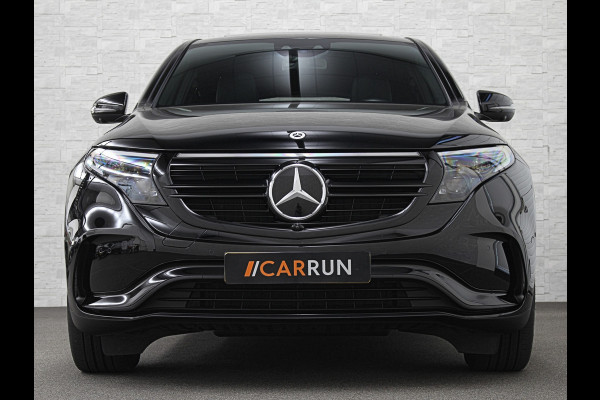 Mercedes-Benz EQC 400 4MATIC AMG-Line 80 kWh | 360 Camera | Distronic + | Schuifdak | Burmester | Keyless-Go | Trekhaak | Memory | Carbon | Zwarte Sierlijsten | Sfeerverlichting | Carplay | Getint Glas | Widescreen | LED | 19'' |