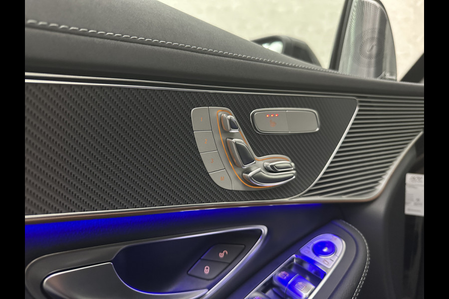 Mercedes-Benz EQC 400 4MATIC AMG-Line 80 kWh | 360 Camera | Distronic + | Schuifdak | Burmester | Keyless-Go | Trekhaak | Memory | Carbon | Zwarte Sierlijsten | Sfeerverlichting | Carplay | Getint Glas | Widescreen | LED | 19'' |