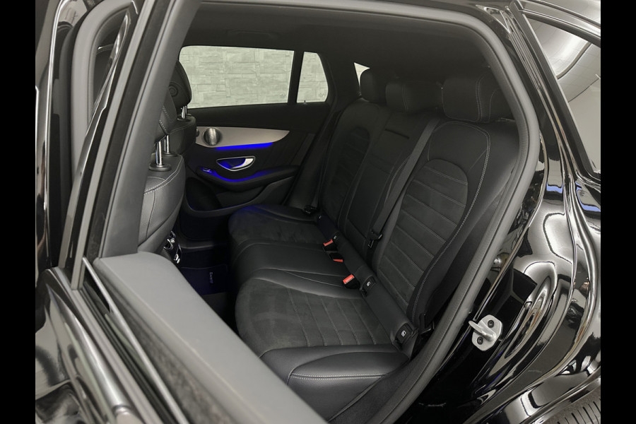 Mercedes-Benz EQC 400 4MATIC AMG-Line 80 kWh | 360 Camera | Distronic + | Schuifdak | Burmester | Keyless-Go | Trekhaak | Memory | Carbon | Zwarte Sierlijsten | Sfeerverlichting | Carplay | Getint Glas | Widescreen | LED | 19'' |