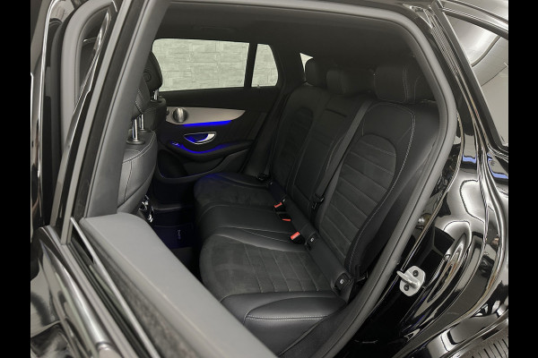 Mercedes-Benz EQC 400 4MATIC AMG-Line 80 kWh | 360 Camera | Distronic + | Schuifdak | Burmester | Keyless-Go | Trekhaak | Memory | Carbon | Zwarte Sierlijsten | Sfeerverlichting | Carplay | Getint Glas | Widescreen | LED | 19'' |