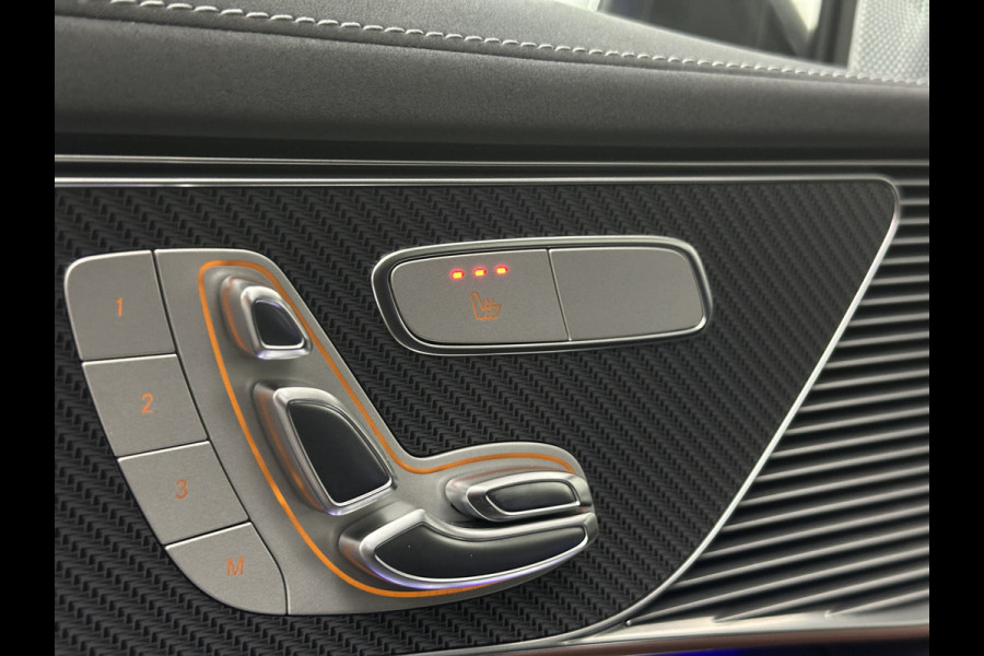 Mercedes-Benz EQC 400 4MATIC AMG-Line 80 kWh | 360 Camera | Distronic + | Schuifdak | Burmester | Keyless-Go | Trekhaak | Memory | Carbon | Zwarte Sierlijsten | Sfeerverlichting | Carplay | Getint Glas | Widescreen | LED | 19'' |