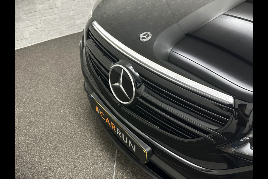 Mercedes-Benz EQC 400 4MATIC AMG-Line 80 kWh | 360 Camera | Distronic + | Schuifdak | Burmester | Keyless-Go | Trekhaak | Memory | Carbon | Zwarte Sierlijsten | Sfeerverlichting | Carplay | Getint Glas | Widescreen | LED | 19'' |