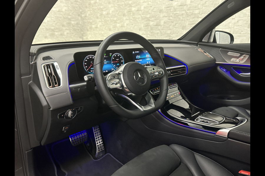 Mercedes-Benz EQC 400 4MATIC AMG-Line 80 kWh | 360 Camera | Distronic + | Schuifdak | Burmester | Keyless-Go | Trekhaak | Memory | Carbon | Zwarte Sierlijsten | Sfeerverlichting | Carplay | Getint Glas | Widescreen | LED | 19'' |