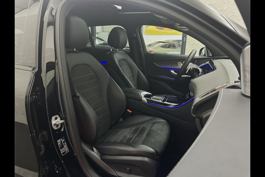 Mercedes-Benz EQC 400 4MATIC AMG-Line 80 kWh | 360 Camera | Distronic + | Schuifdak | Burmester | Keyless-Go | Trekhaak | Memory | Carbon | Zwarte Sierlijsten | Sfeerverlichting | Carplay | Getint Glas | Widescreen | LED | 19'' |