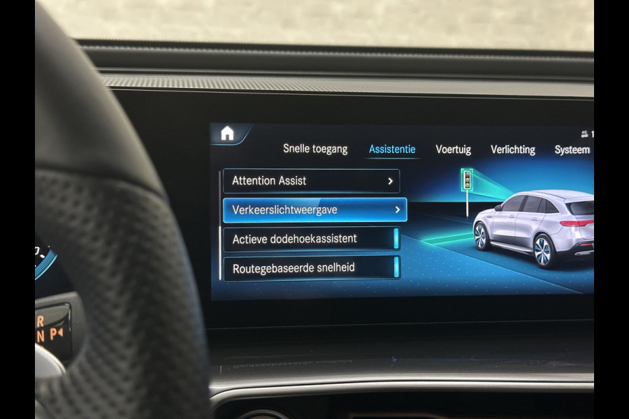Mercedes-Benz EQC 400 4MATIC AMG-Line 80 kWh | 360 Camera | Distronic + | Schuifdak | Burmester | Keyless-Go | Trekhaak | Memory | Carbon | Zwarte Sierlijsten | Sfeerverlichting | Carplay | Getint Glas | Widescreen | LED | 19'' |