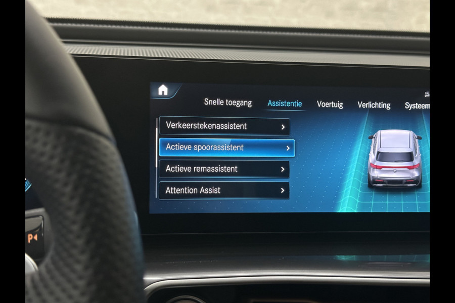 Mercedes-Benz EQC 400 4MATIC AMG-Line 80 kWh | 360 Camera | Distronic + | Schuifdak | Burmester | Keyless-Go | Trekhaak | Memory | Carbon | Zwarte Sierlijsten | Sfeerverlichting | Carplay | Getint Glas | Widescreen | LED | 19'' |
